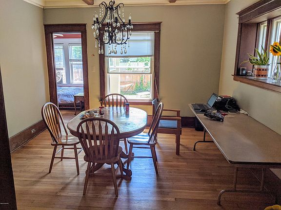 3rd image of 1306 Wealthy St SE