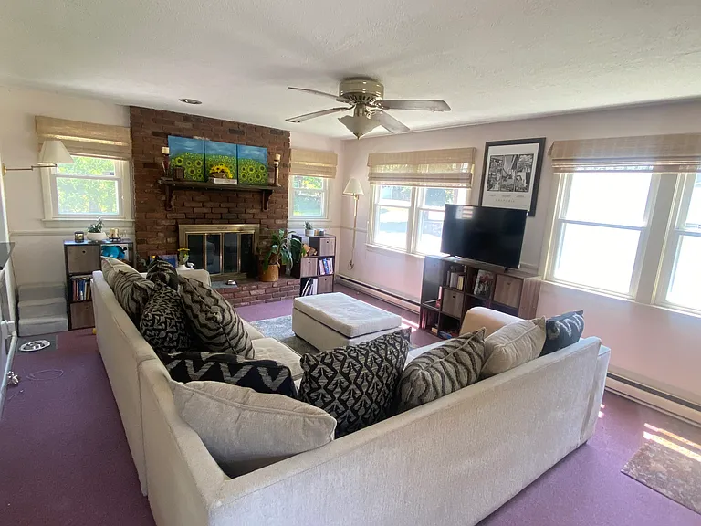 10 Pine Tree Ln — Photo 15