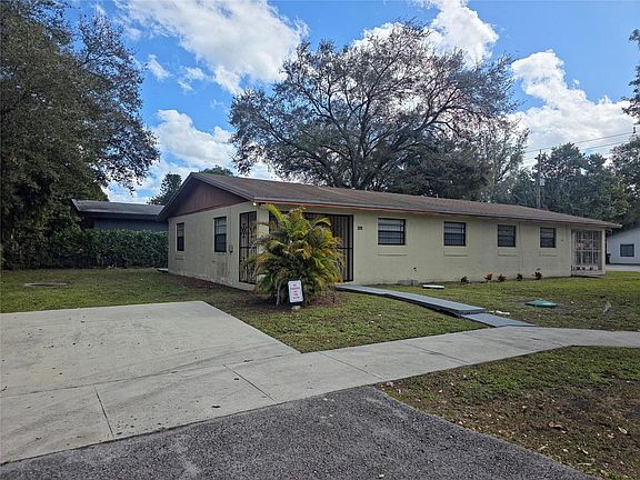 5th image of 309 NE 169th St