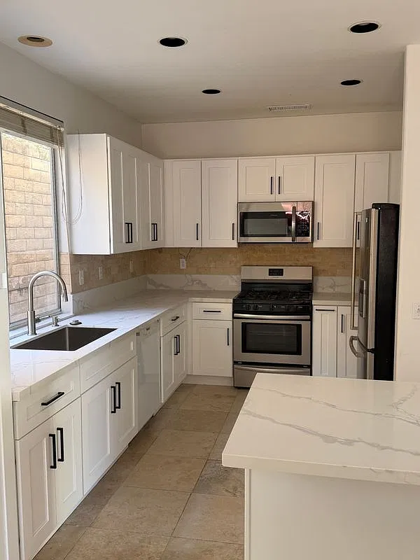 3 bed, 3.0 bath, 1419 sqft, $3,300 — Photo 2