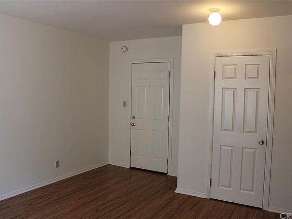 2nd image of 4907 Beverly Blvd APT 14