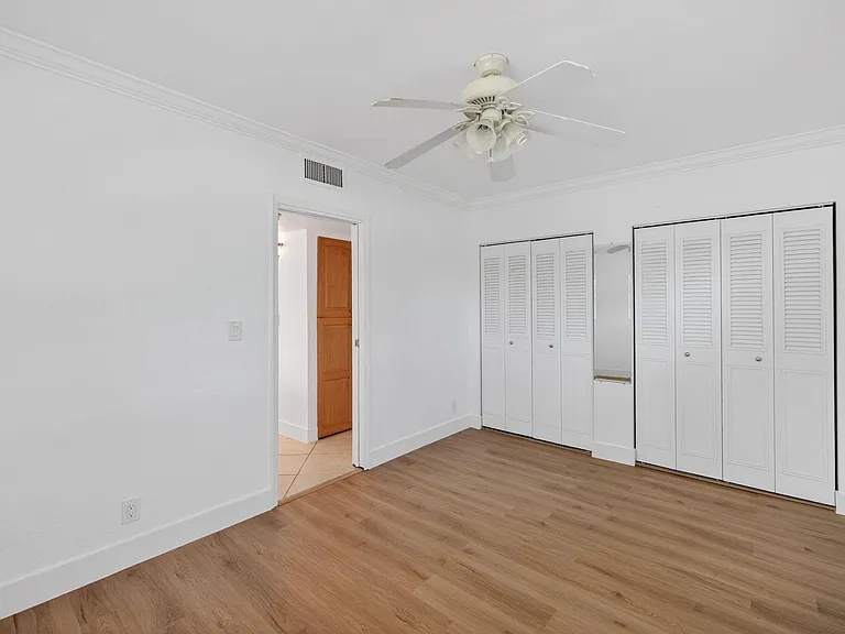 901 NE 3rd St #205 — Photo 19