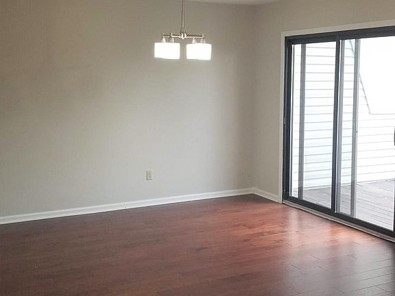3rd image of 3660 Walden Dr APT B