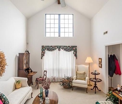 3rd image of 8837 Deer Valley Dr