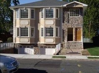 37 Franklin St, Elmwood Park, NJ 07407