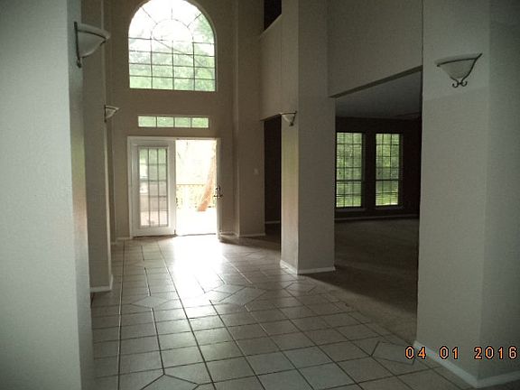 4th image of 1118 Lady Ln