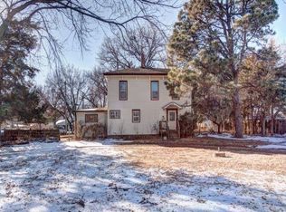 615 Columbus Ave, Newton, KS 67114