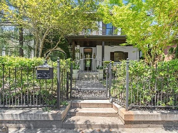 3rd image of 578 East Ave NE