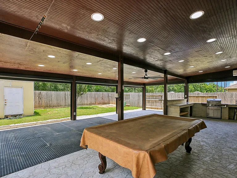 21127 Fox Orchard Ct — Photo 33