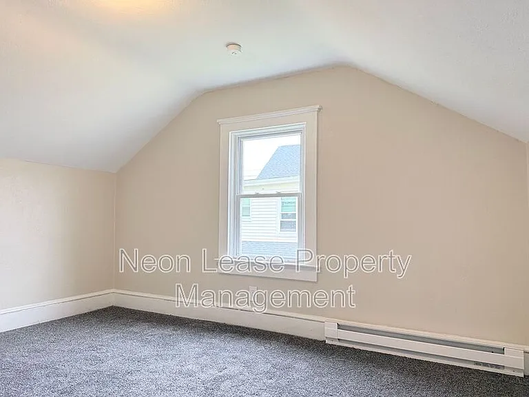 102 Montgomery St — Photo 6
