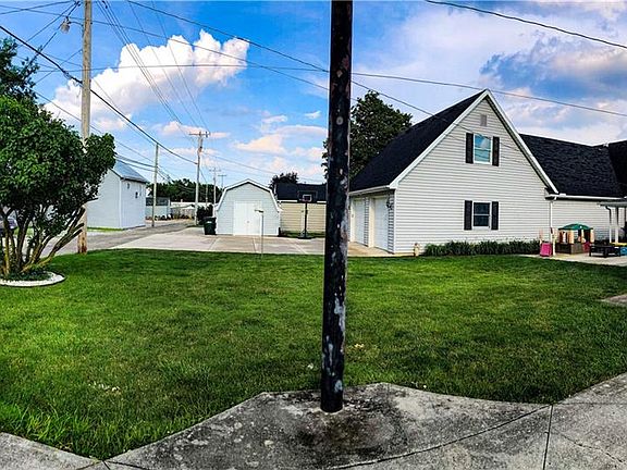 4th image of 633 E Wood St