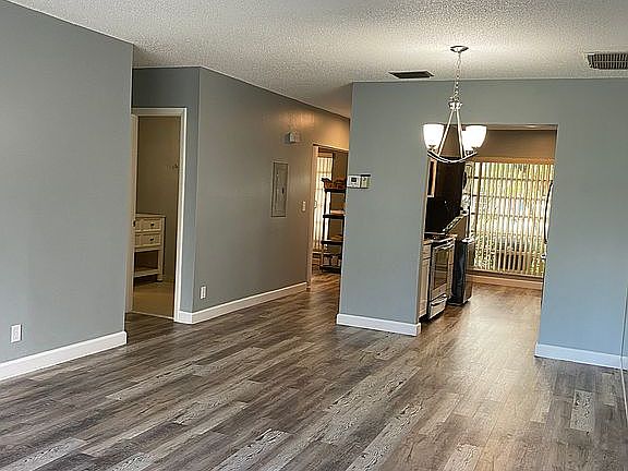 5th image of 8619 Bella Vista Dr