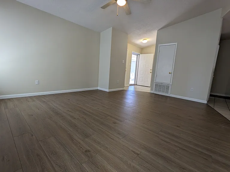 10436 Calle Rosa NW — Photo 7