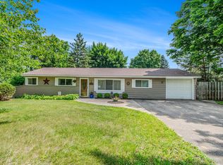 3200 Homestead Dr, Waterford, MI 48329