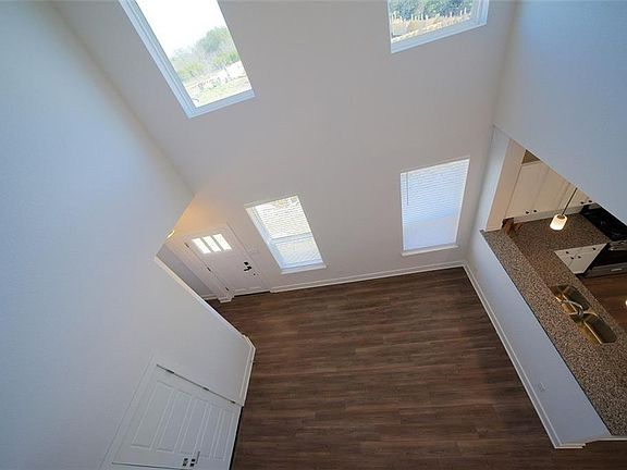3rd image of 162 Elisha Dr
