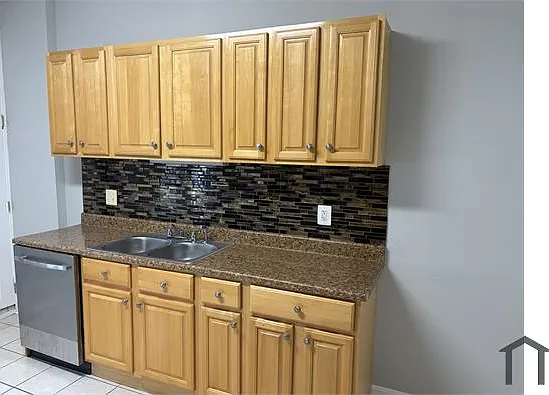 2507 W Fayette St — Photo 3