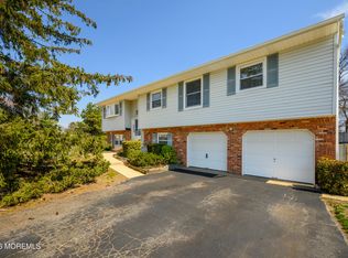 43 Westbrook Road, Howell, NJ 07731