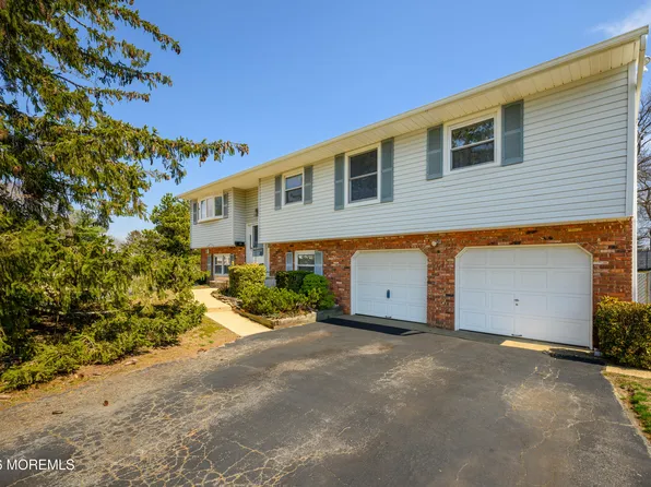 43 Westbrook Road, Howell, NJ 07731