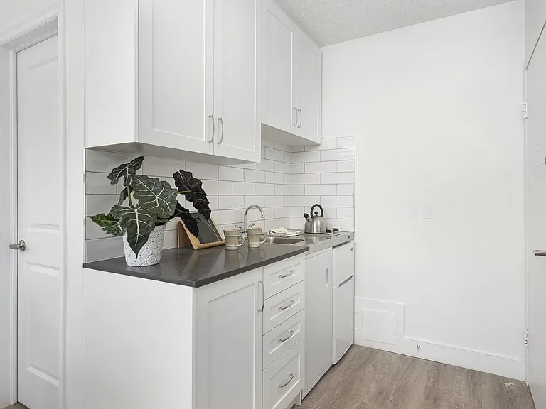 5 Glenavon Rd #B5 — Photo 2
