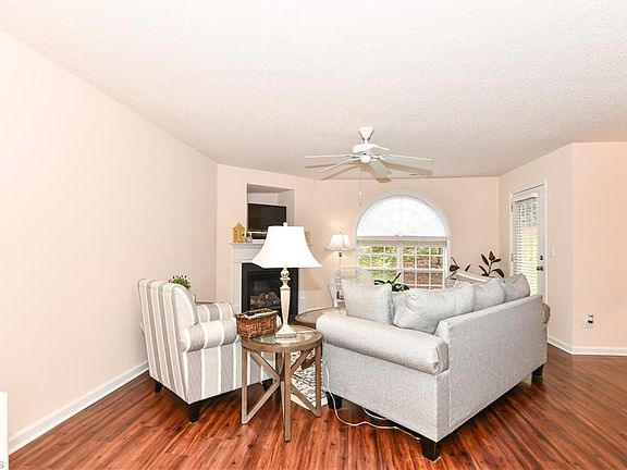 4th image of 4320 Cedarcroft Ct APT 1C