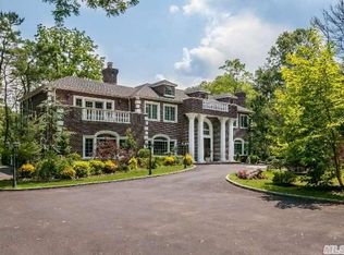 147 Bacon Rd, Old Westbury, NY 11568