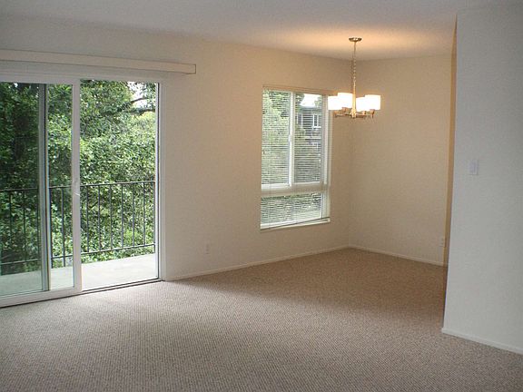 3rd image of 930 Peninsula Ave APT 314