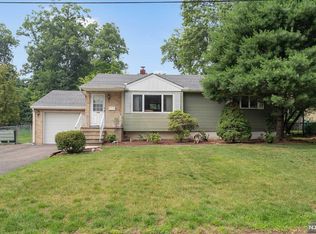 169 Mansfield Rd, Park Ridge, NJ 07656