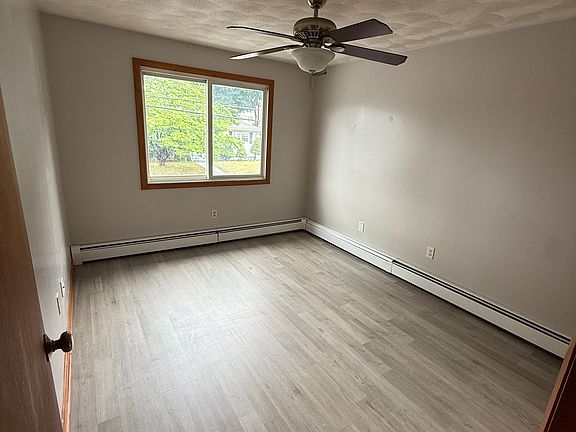 5th image of 15 Burns St #2