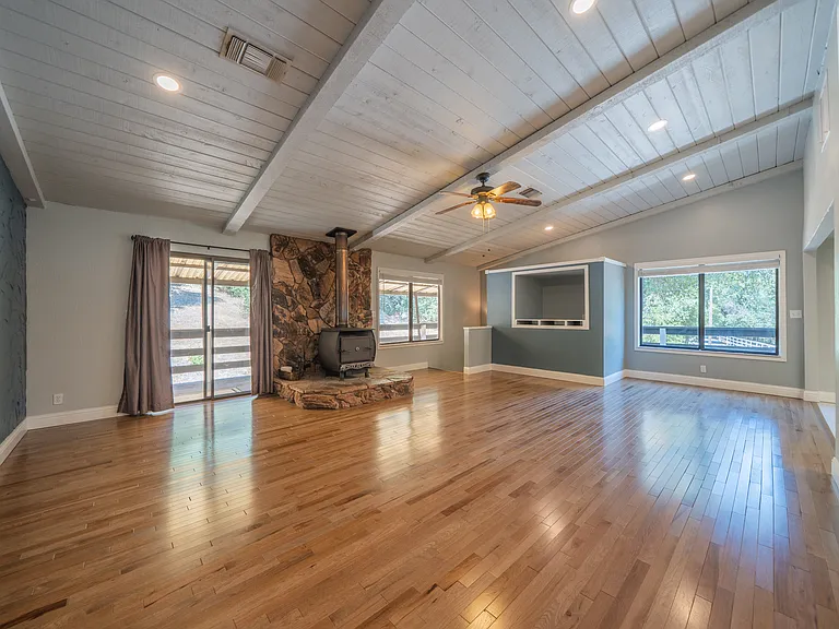17659 Melwood Ln — Photo 15