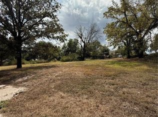 930 E Wooter St, Nevada, MO 64772