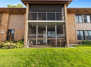 22934 Mastick Rd APT 102, Fairview Park, OH 44126