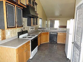 5th image of 10774 W Edgemont Ave