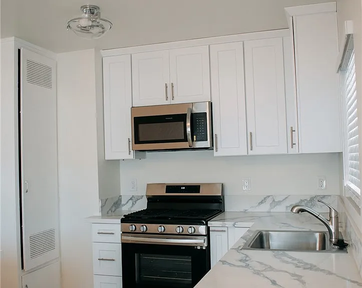 21004 Henrietta St #C — Photo 3