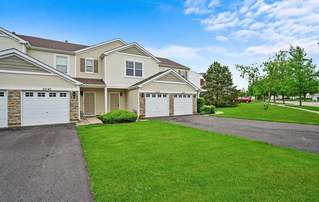 2 bed, 1.5 bath, 1148 sqft, $2,350 — Photo 1
