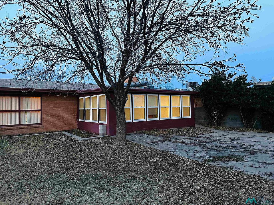 2nd image of 627 E Luna Dr