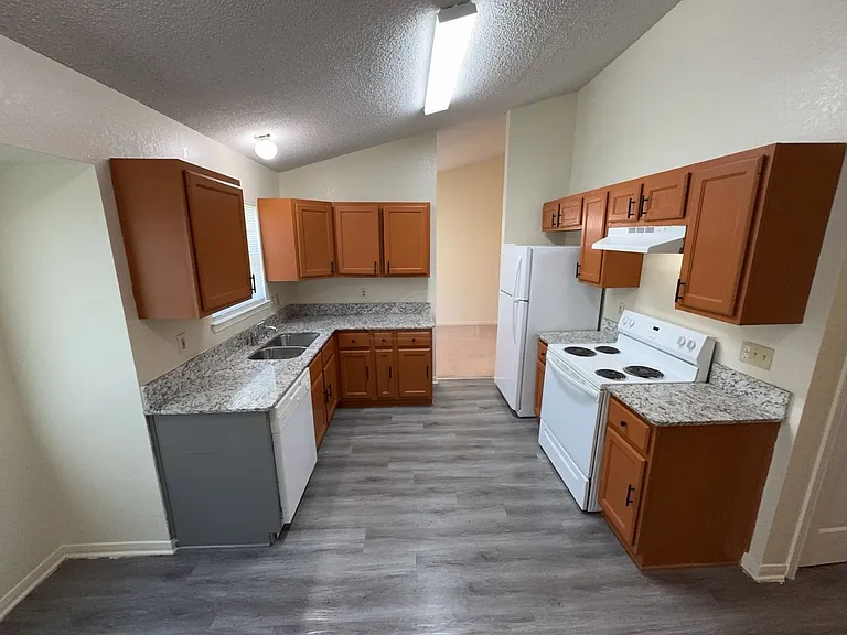 3804 Water Oak Dr — Photo 6