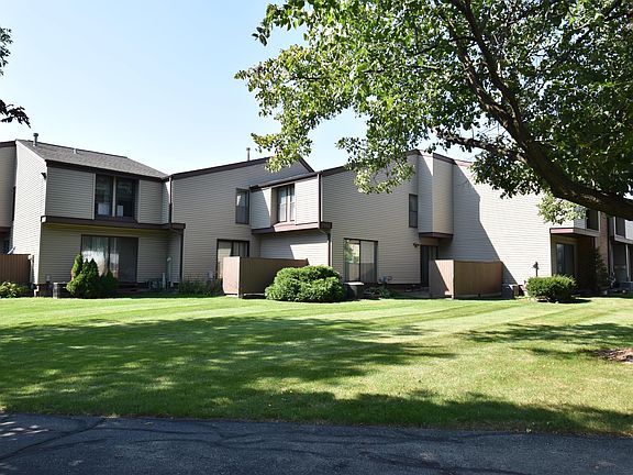 3rd image of 1611 W Edgerton Ave Unit F