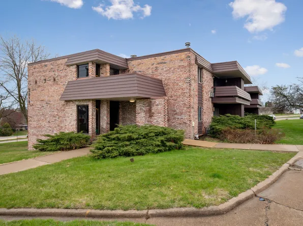 3520 Pennsylvania Ave, Dubuque, IA 52002