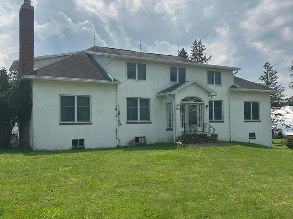 220 Hickory Ridge Rd, Greenfield Township, PA 18407