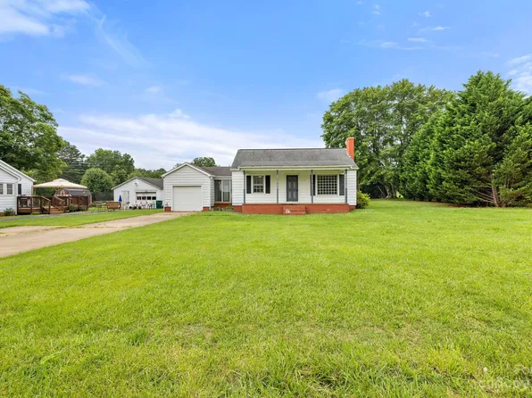 2159 Dove St, Newton, NC 28658