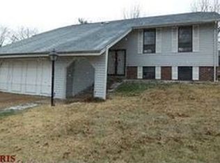 5328 Suntrail Dr, Florissant, MO