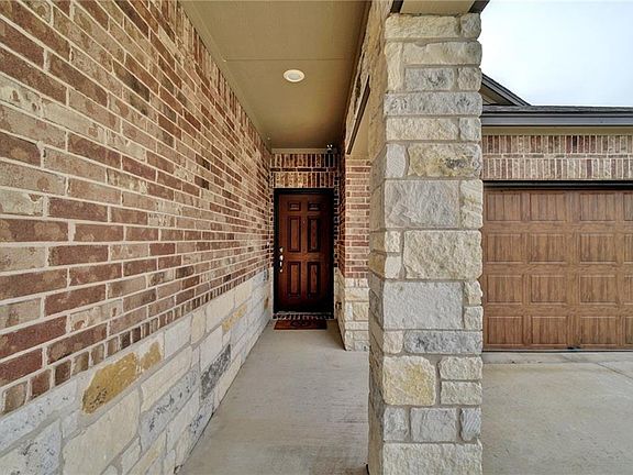 4th image of 16610 Brogan Ln
