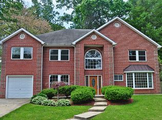 7202 Halifax Pl, Springfield, VA 22150