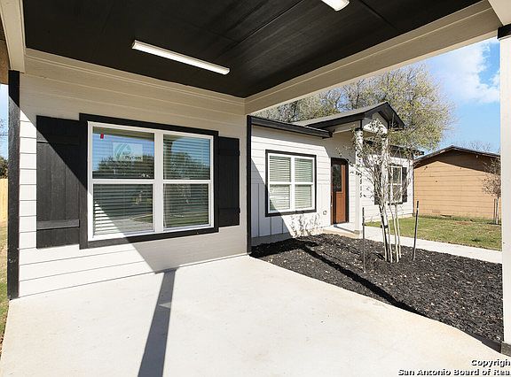 3rd image of 5815 TREE VIEW ST