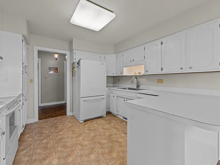 6012 Cardinal Dr — Photo 4
