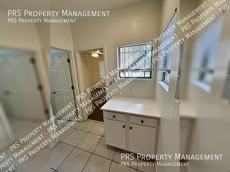 8003 W Clara Ln — Photo 18