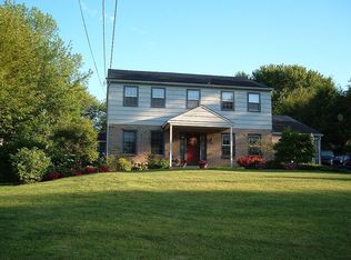 22 Deer Run Ln, Malvern, PA 19355
