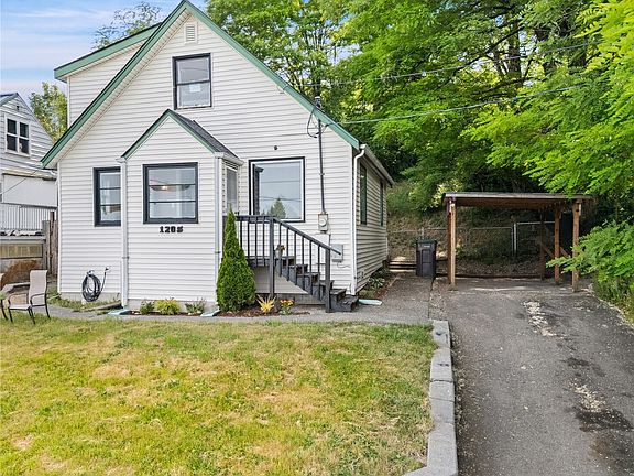 2nd image of 1205 Oyster Bay Avenue S