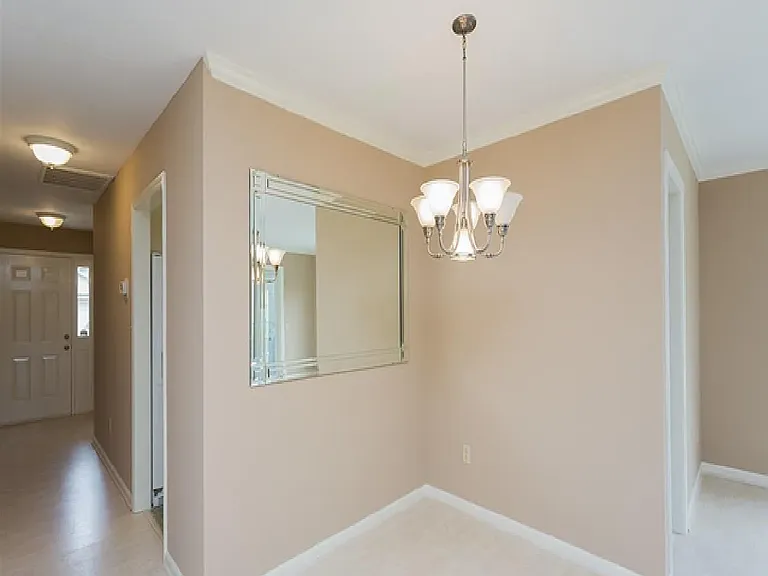 1706 Lake Park Cir — Photo 3