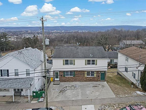 4th image of 208 Hillside Ave #208-210